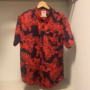Levi Strauss Hawaii print button down!
